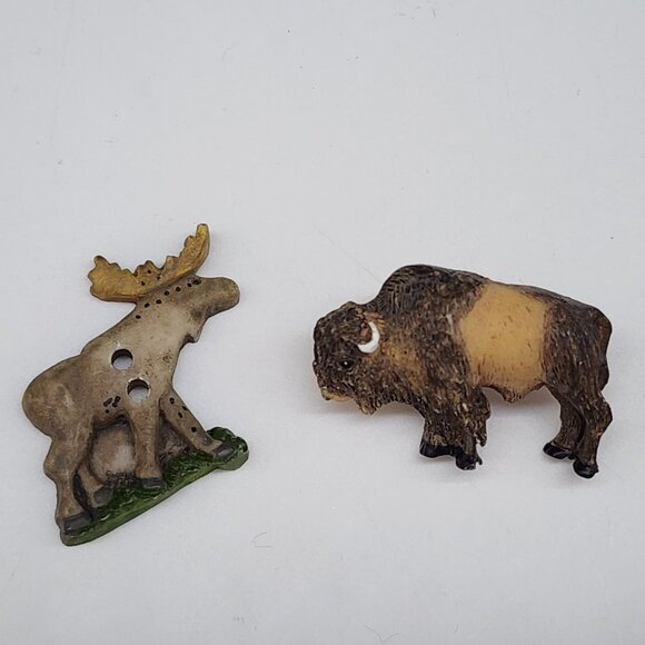 Moose & Bison Wildlife Figurine Buttons Crafts Sewing Embellishment Quilting - Picture 1 of 3